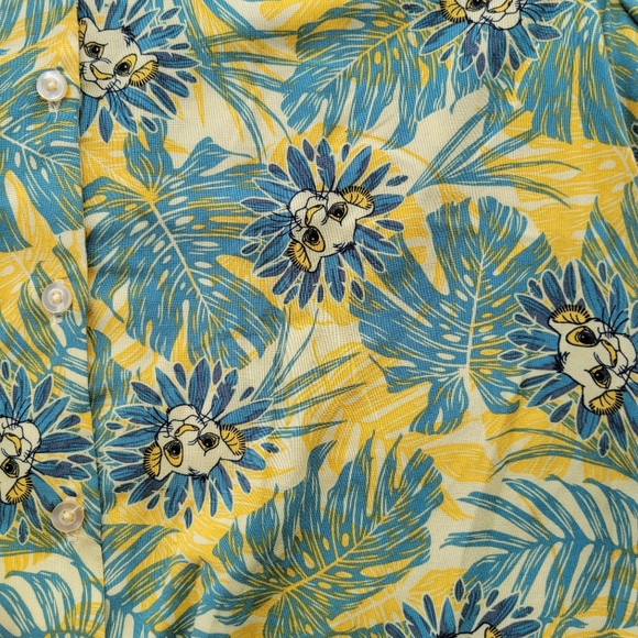 Disney Simba Women's Medium buttoned cropped blouse - Picture 3 of 4